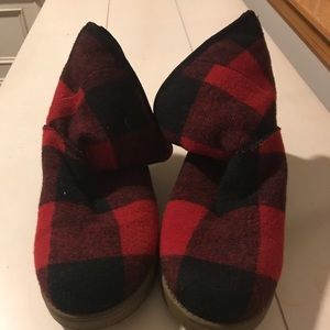Red buffalo check boots.